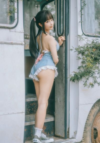 亚洲暴爽av天天爽日日碰
