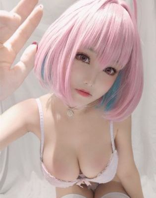 校园伸入裙底揉捏1v1h